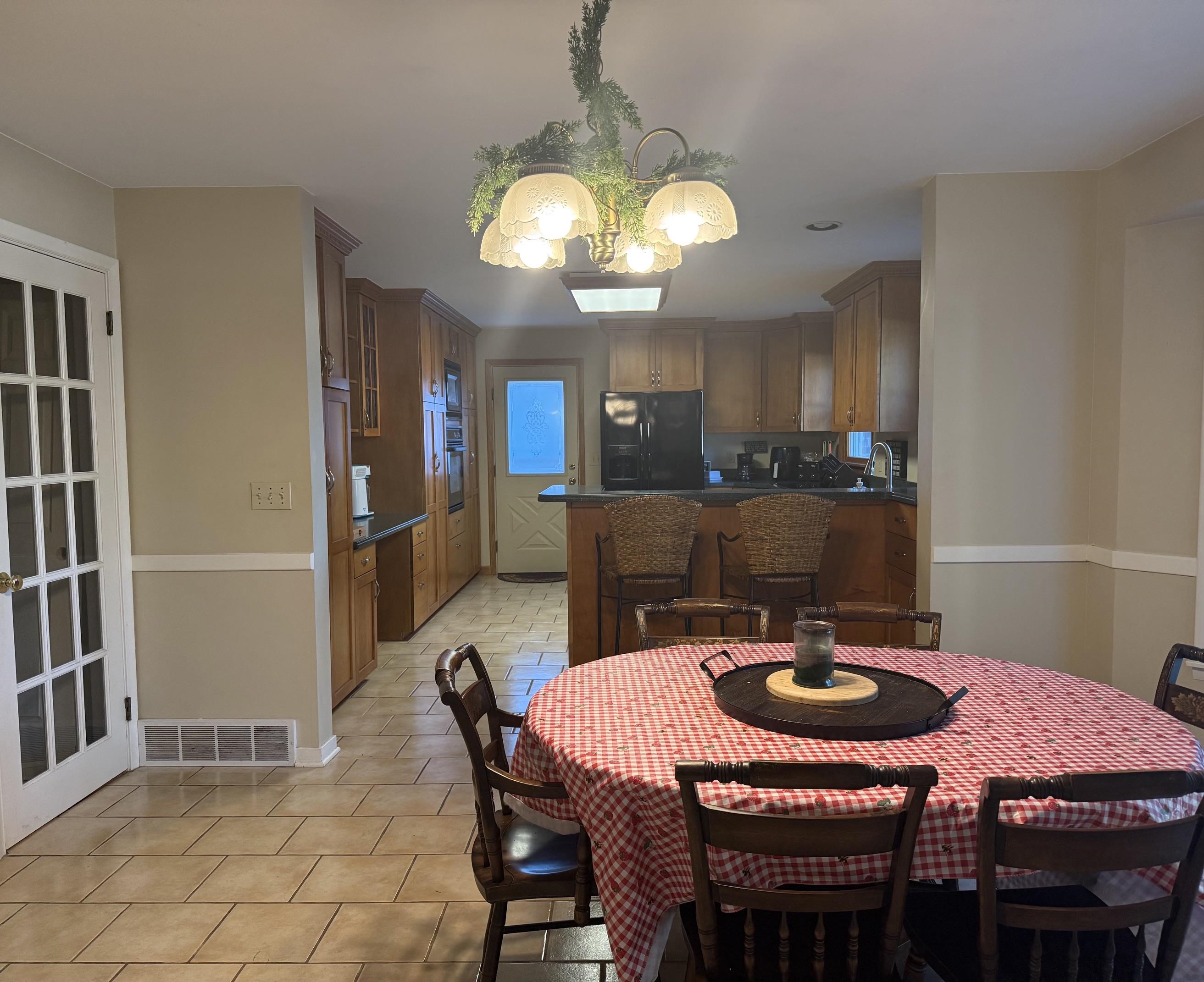 210 Pendleton Street Bay City, MI 48708 - Photo 4 of 20
