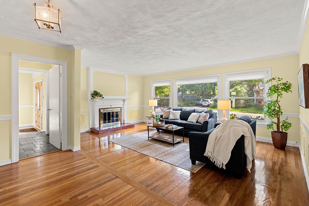 173 Florence Road Lowell, MA 01851 - Photo 6 of 42