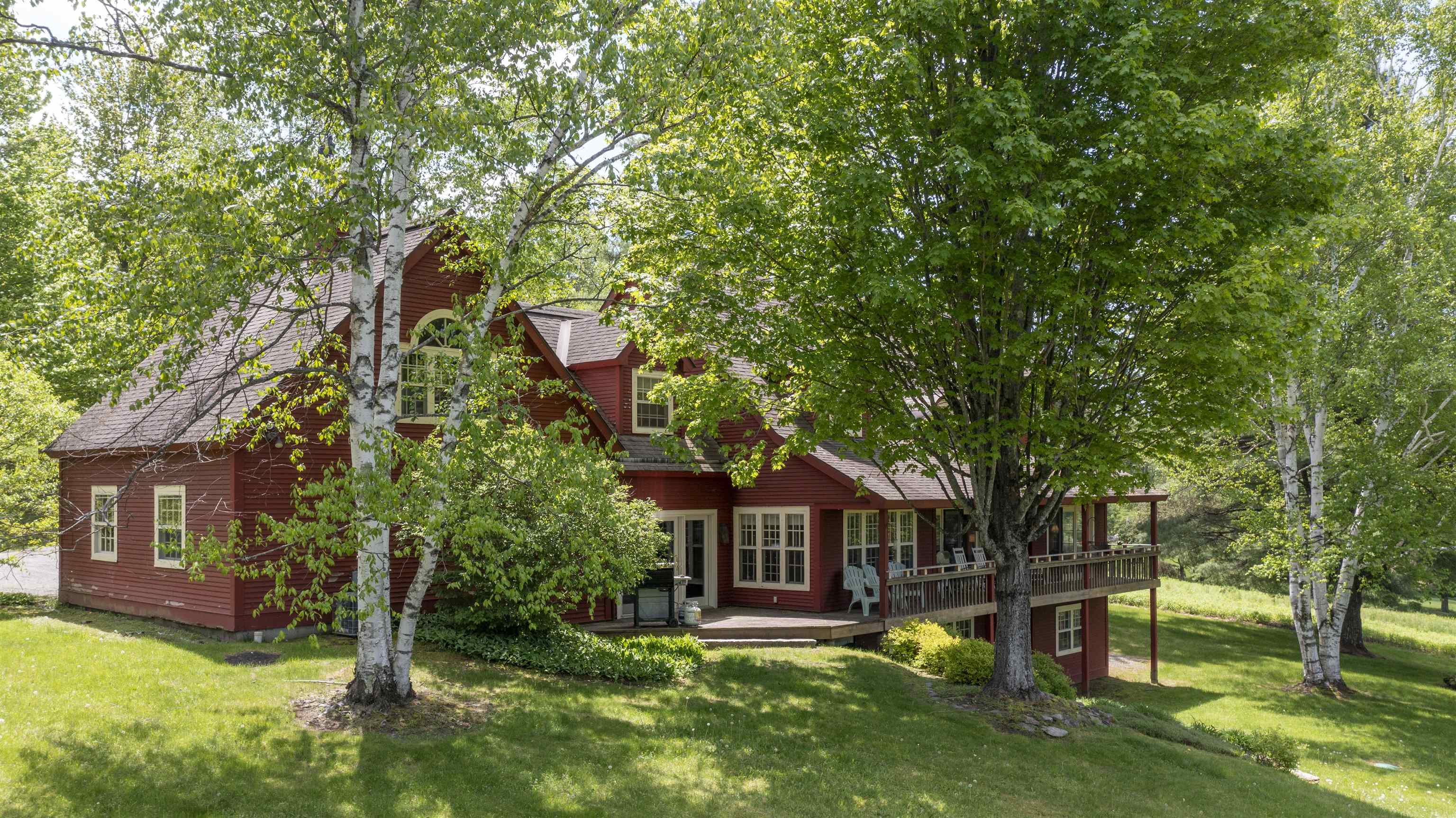 193 Chester Arthur Road Hartford, VT 05059 - Photo 4 of 34