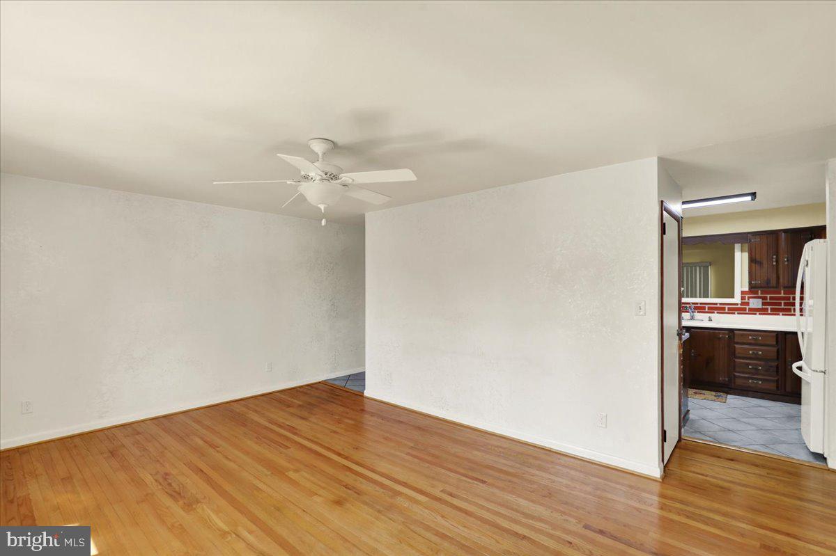 702 Frederick Street Reading, PA 19607 - Photo 7 of 47 Spacious living area with natural light.