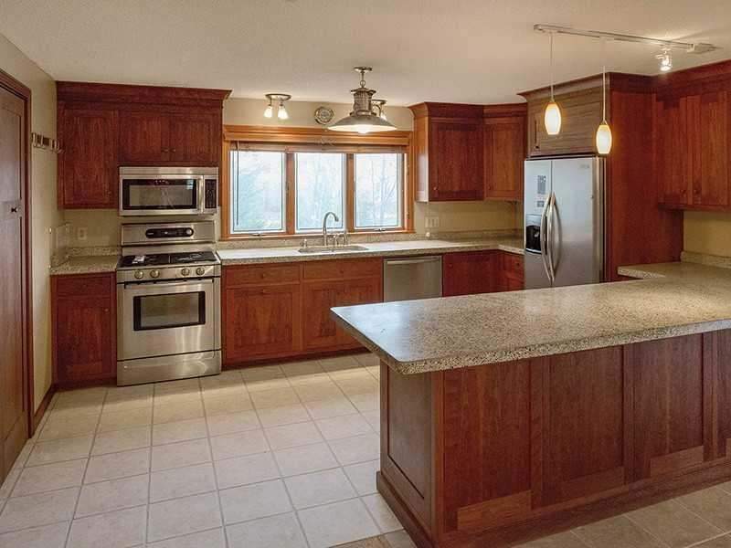 43 Spar Cove Road Freeport, ME 04032 - Photo 15 of 24 Kitchen.