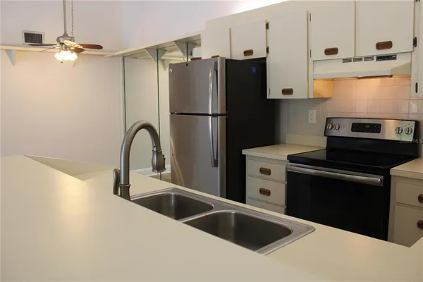 $1,800 | 3345 Crystal Court East, Unit E, Palm Harbor, FL 34685