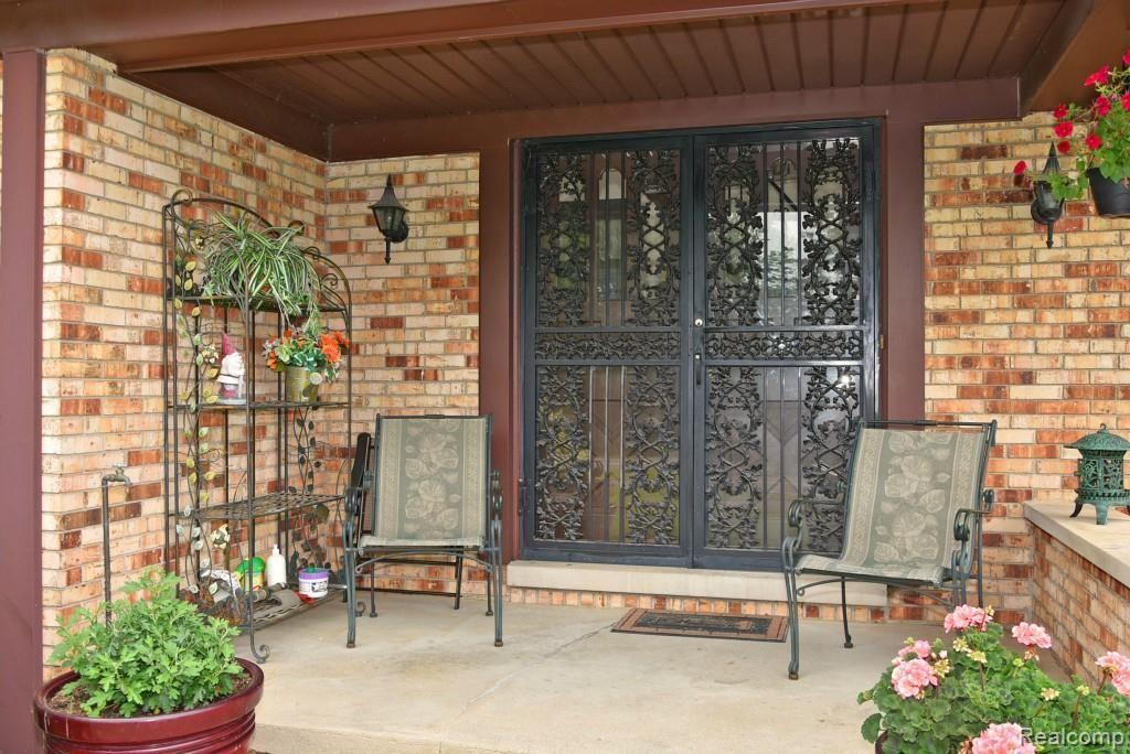 2284 West Avon Road Rochester Hills, MI 48309 - Photo 8 of 53