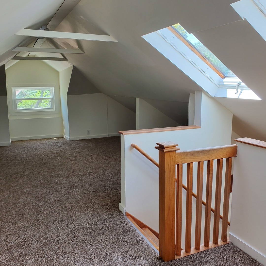123 Northgate Road Riverside, IL 60546 - Photo 20 of 29 a view of stairs