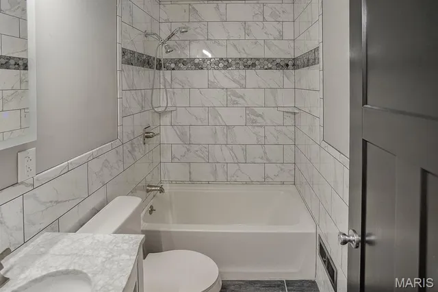 $184,900 | 2400 Alby Street, Alton, IL 62002