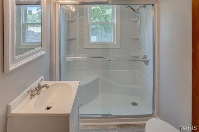 $184,900 | 2400 Alby Street, Alton, IL 62002