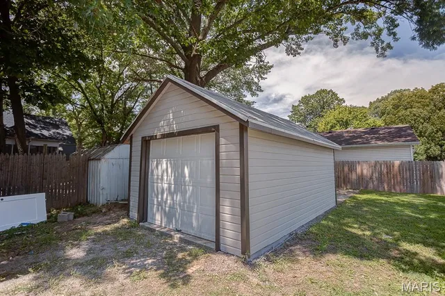 $184,900 | 2400 Alby Street, Alton, IL 62002