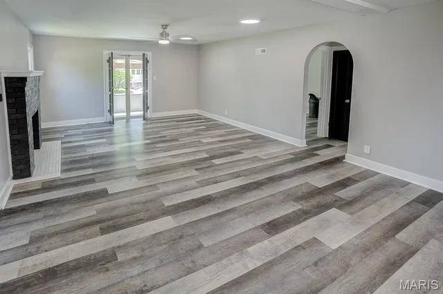 $184,900 | 2400 Alby Street, Alton, IL 62002