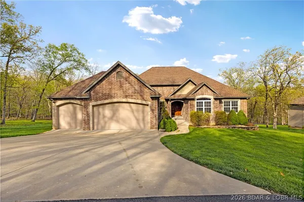 $579,900 | 132 Antler Point, Linn Creek, MO 65052