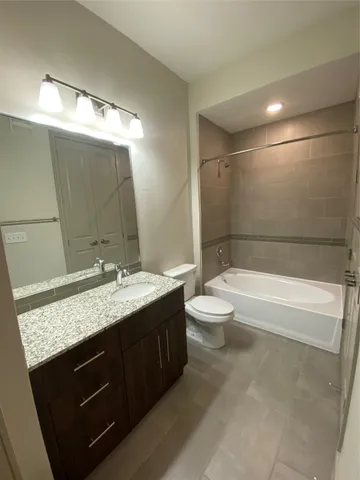 $2,047 | 1800 St Joseph Parkway, Unit 413, Houston, TX 77003