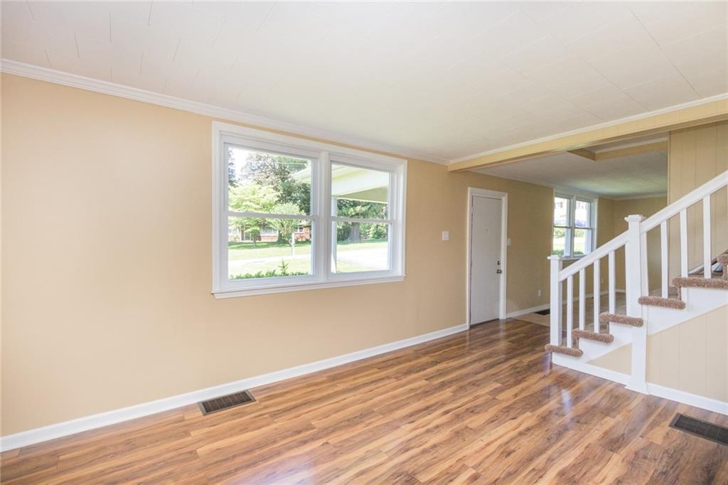 739 Beaver Street Rochester, PA 15074 - Photo 3 of 18