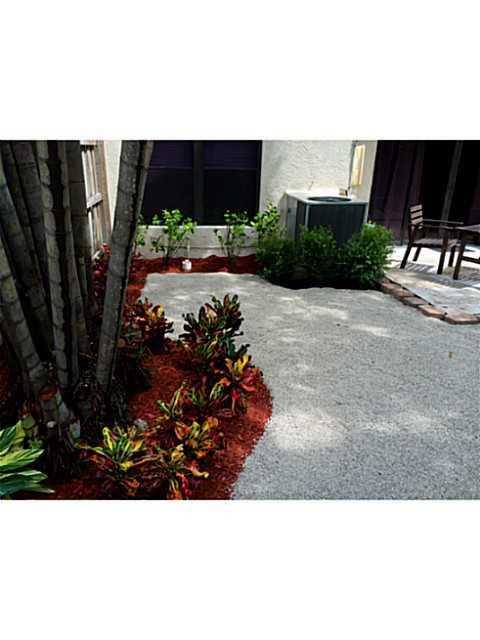 363 West Camino Real, Unit 5 Boca Raton, FL 33432 - Photo 9 of 10 Exterior Back