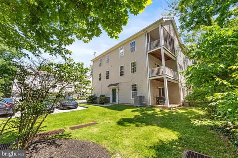 $330,000 | 14 Hillview Circle, Lansdowne, PA 19050