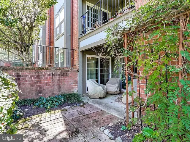 $2,100 | 7 A Friendswood Court, Unit 7A, Baltimore, MD 21209