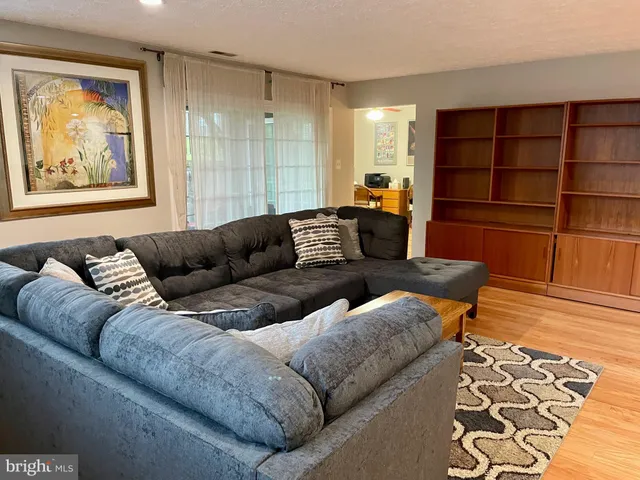 $2,100 | 7 A Friendswood Court, Unit 7A, Baltimore, MD 21209