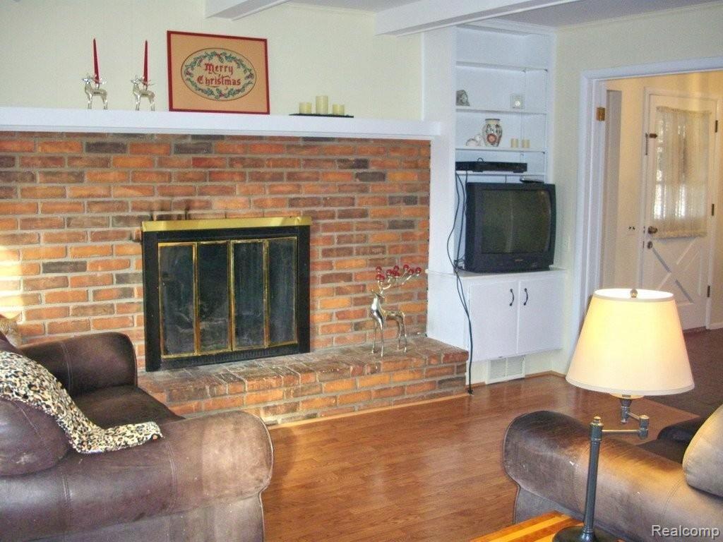 3449 Beach Road Troy, MI 48084 - Photo 11 of 25 Family Room Fireplace