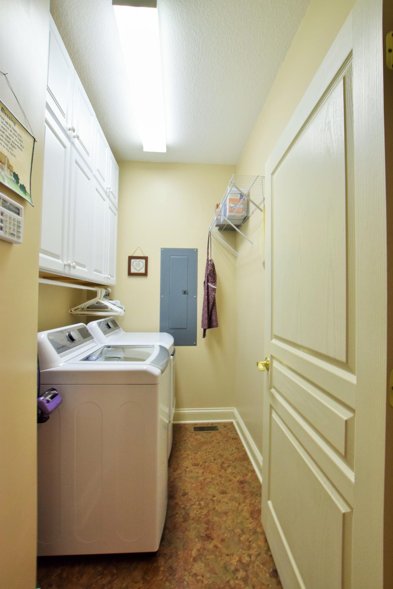 8126 Campbells Point Road Corryton, TN 37721 - Photo 23 of 35 Laundry rm