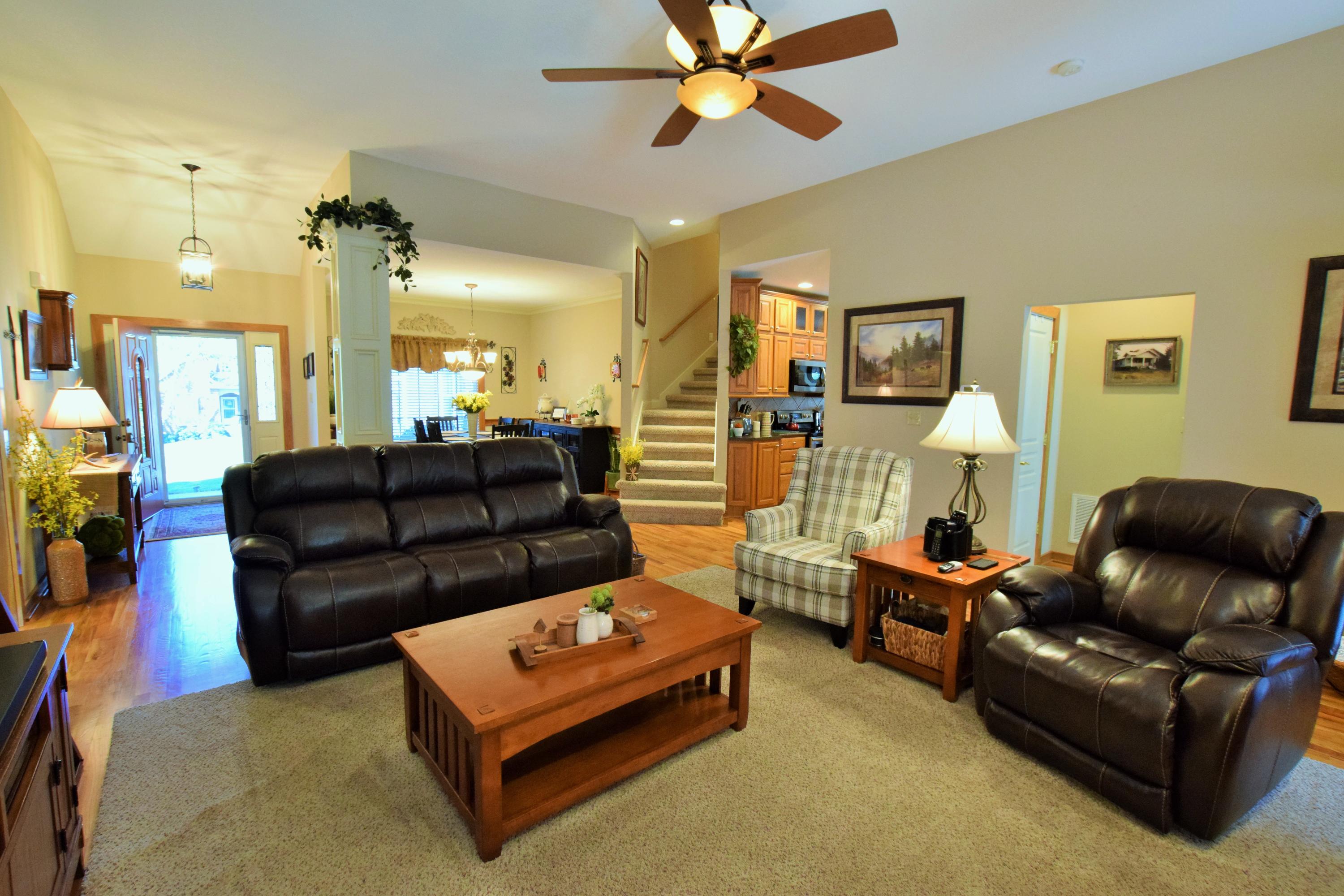 8126 Campbells Point Road Corryton, TN 37721 - Photo 7 of 35 Living rm