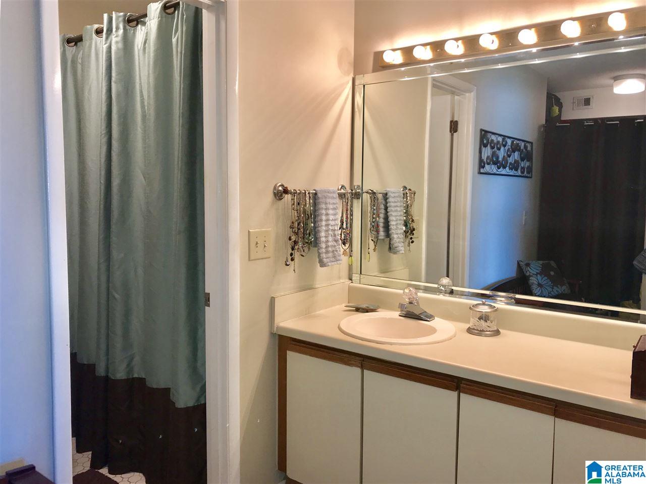 107 Paradise Isle, Unit 107 Riverside, AL 35135 - Photo 15 of 27