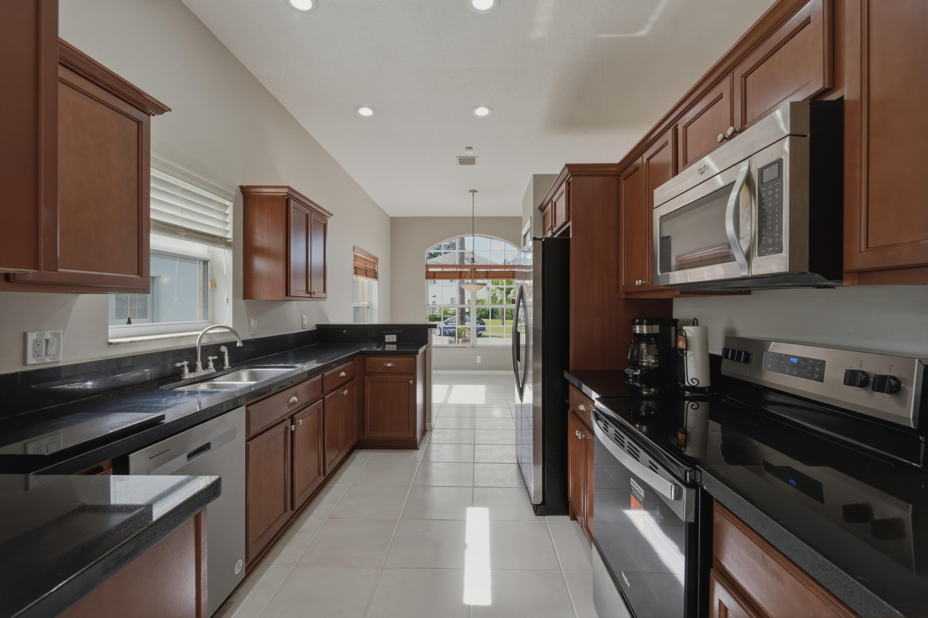 10827 La Salinas Circle Boca Raton, FL 33428 - Photo 10 of 33 KAREN 10