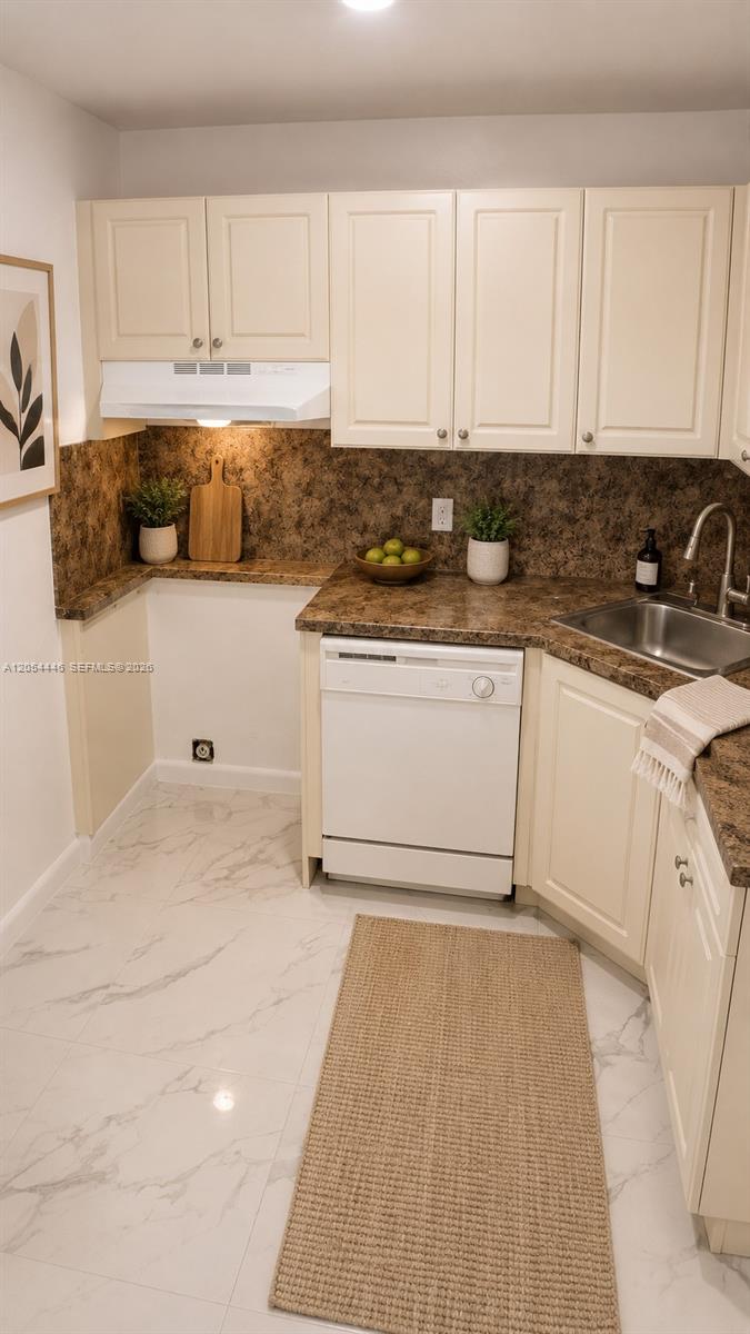 10900 Southwest 196th Street, Unit 406 Cutler Bay, FL 33157 - Photo 5 of 18