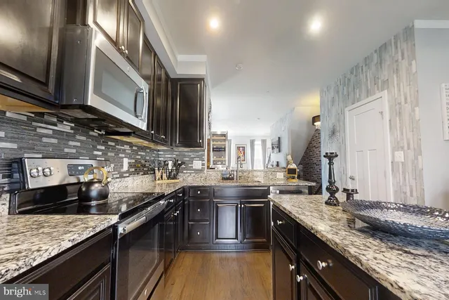 $3,200 | 950 Mississippi Avenue Southeast, Washington, DC 20032