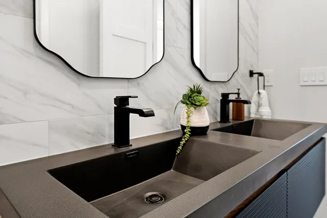 a close view of sink and tap