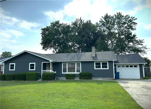 $235,000 | 207 Maple Street, Lamar, MO 64759