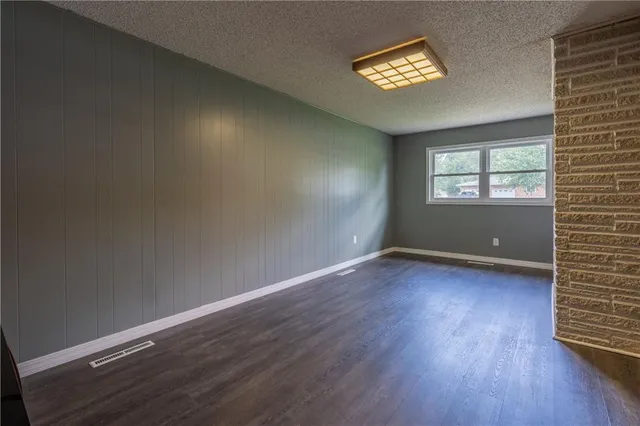 $223,000 | 207 Maple Street, Lamar, MO 64759