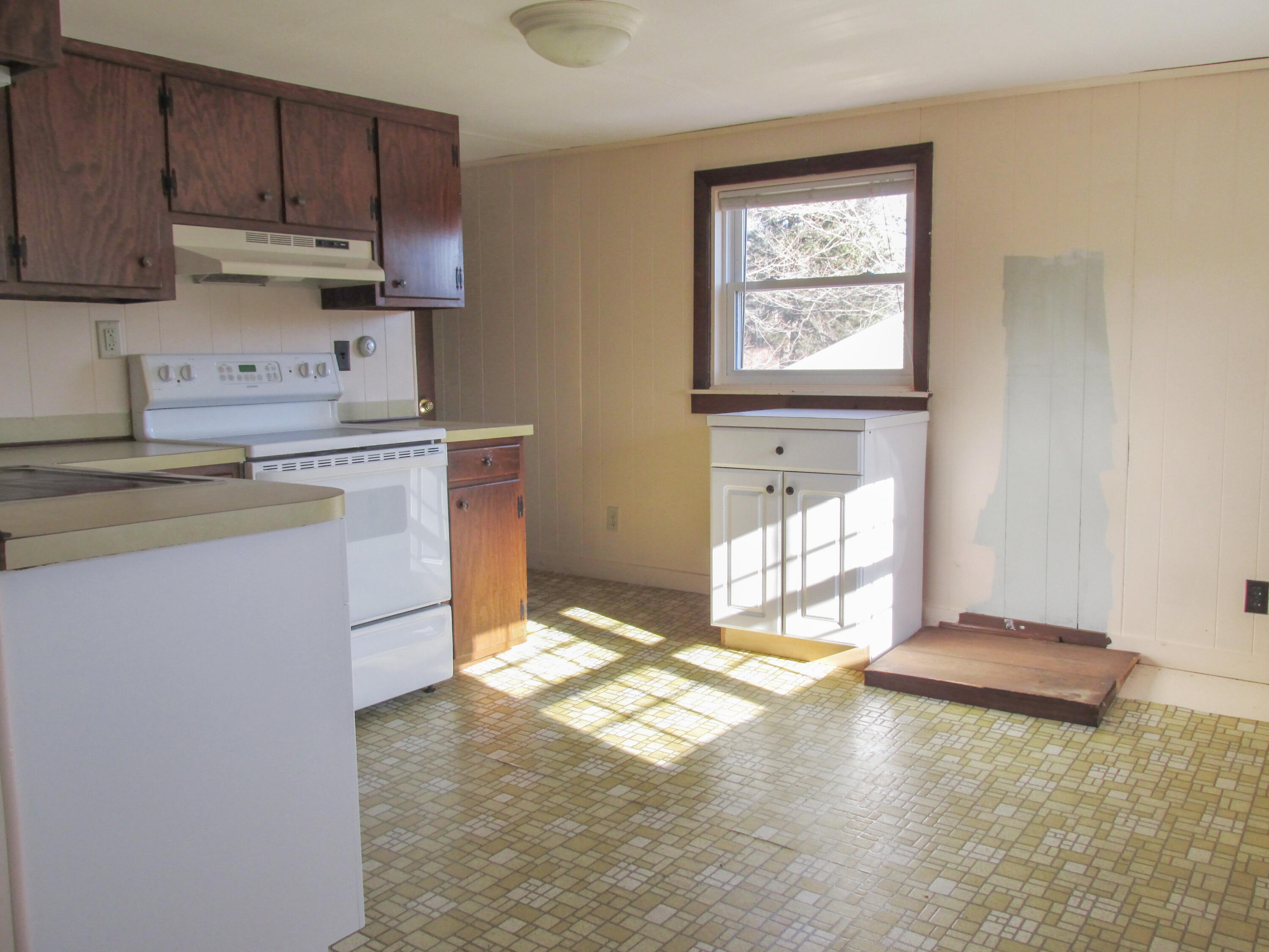170 Old Road Eliot, ME 03903 - Photo 16 of 18 2024-12-13 23.46.33