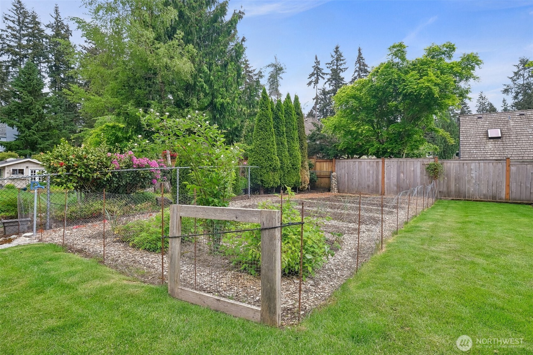21329 Oak Way Brier, WA 98036 - Photo 22 of 26