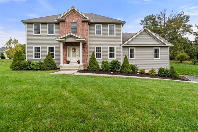 $689,900 | 4 Lauren Lane, Southwick, MA 01077