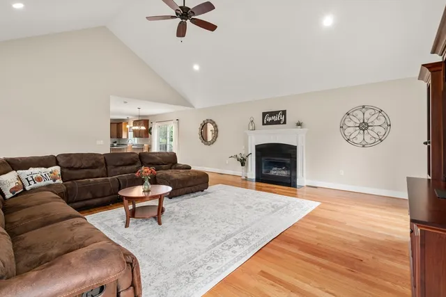 $689,900 | 4 Lauren Lane, Southwick, MA 01077