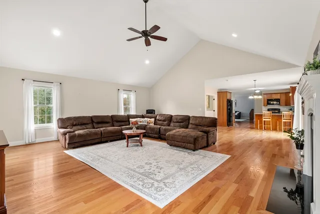 $689,900 | 4 Lauren Lane, Southwick, MA 01077