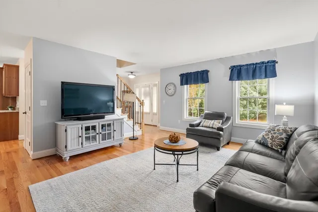 $689,900 | 4 Lauren Lane, Southwick, MA 01077