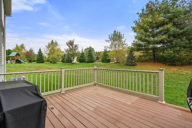 $689,900 | 4 Lauren Lane, Southwick, MA 01077