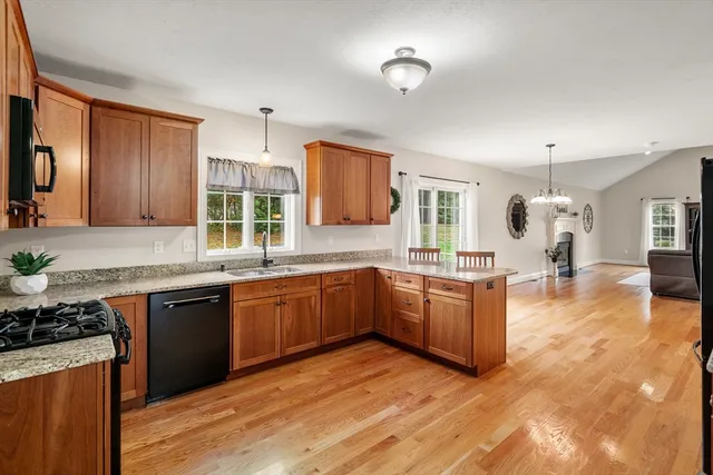 $689,900 | 4 Lauren Lane, Southwick, MA 01077