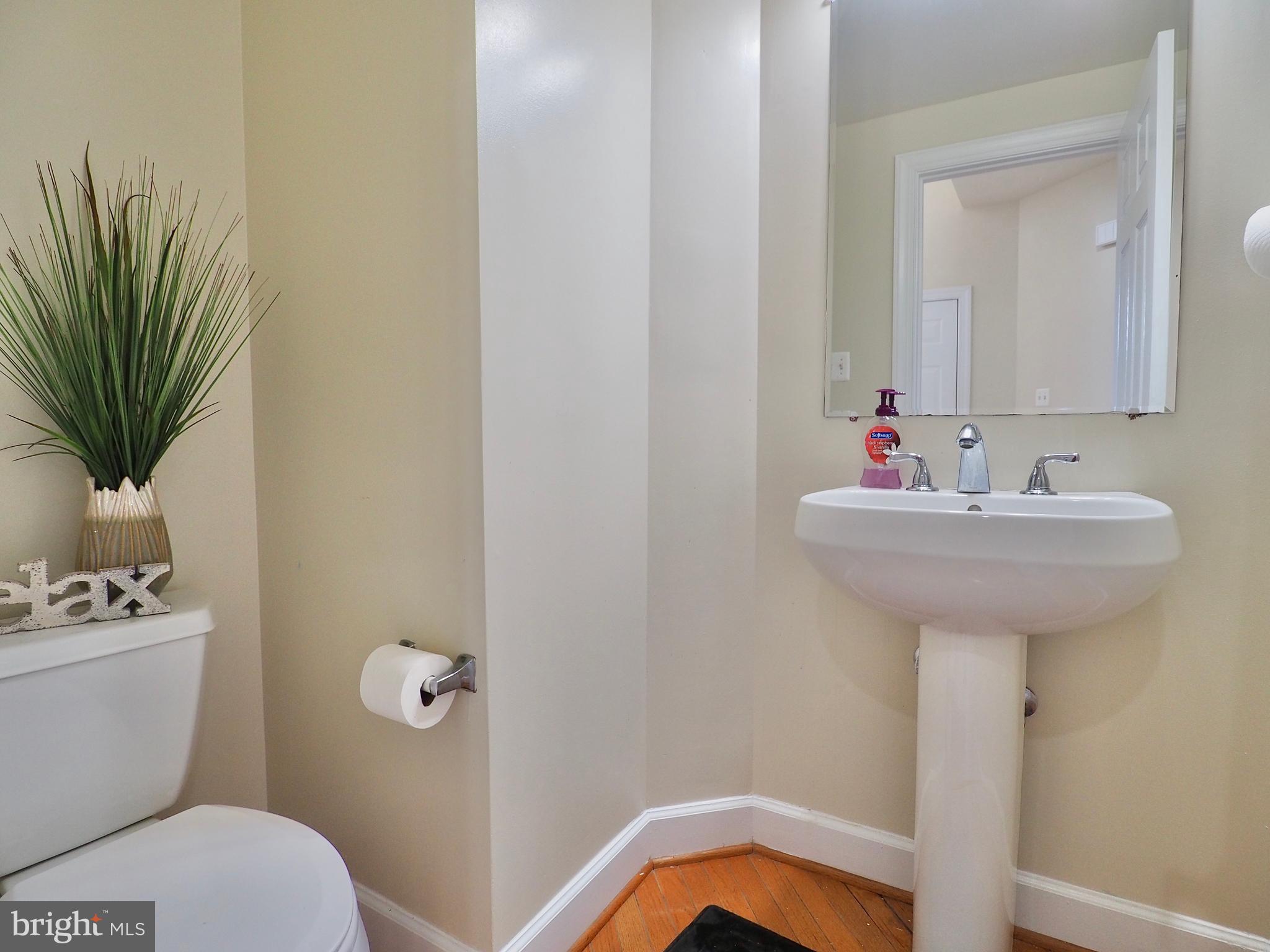18635 Kerill Road Triangle, VA 22172 - Photo 12 of 30 Main Level-Half Bath