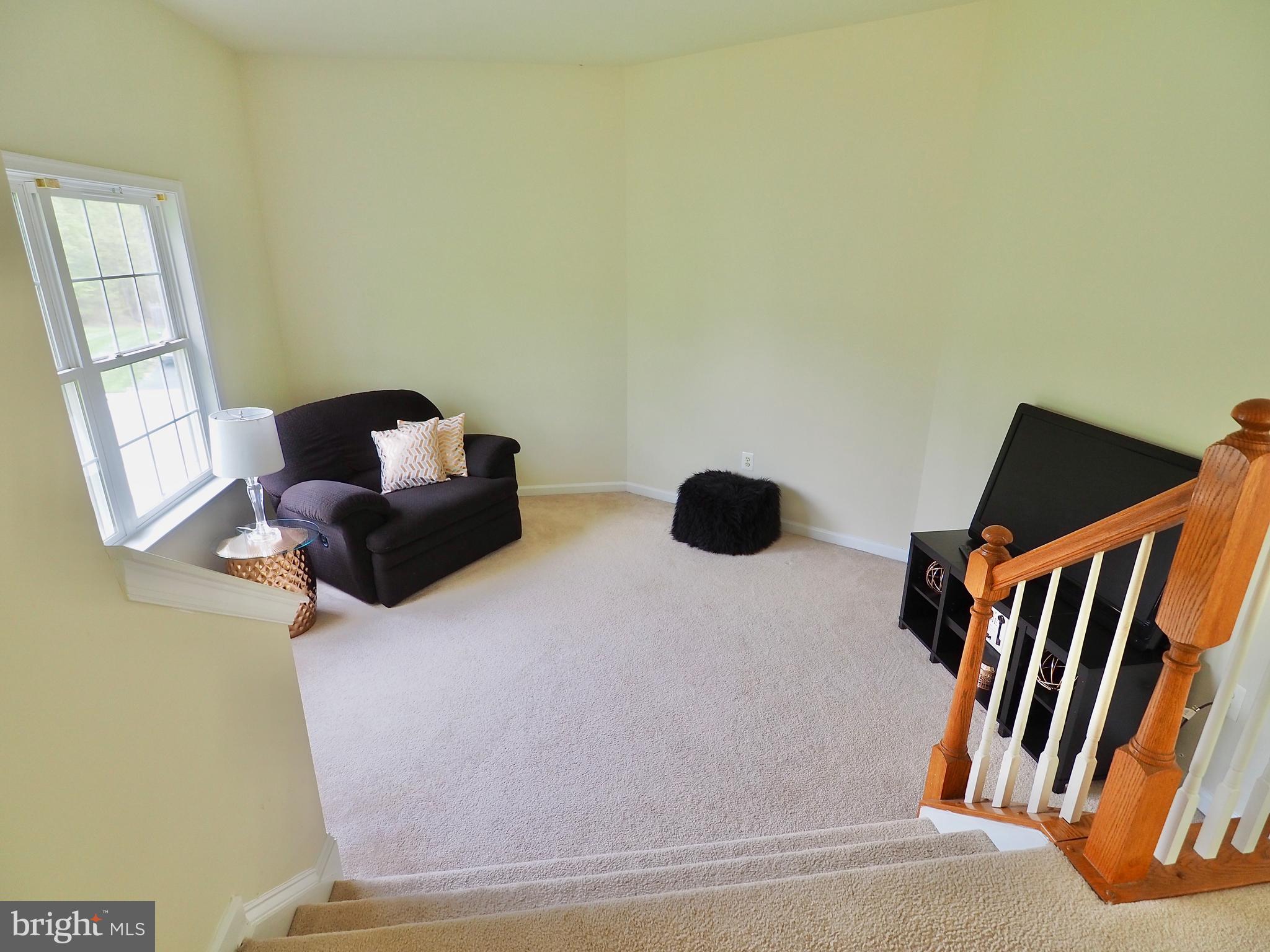 18635 Kerill Road Triangle, VA 22172 - Photo 19 of 30 Sitting Room In Master