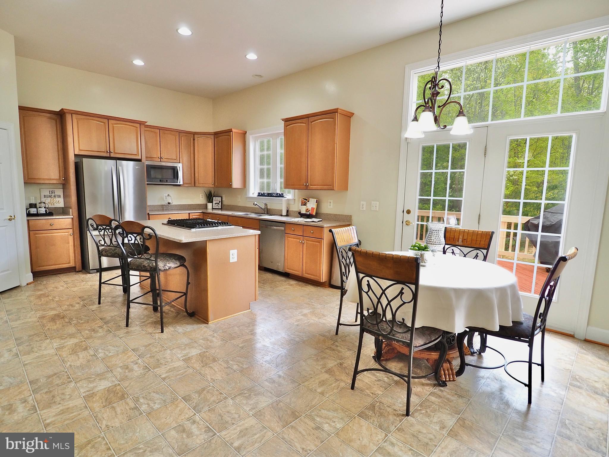 18635 Kerill Road Triangle, VA 22172 - Photo 7 of 30 Eat-In Kitchen
