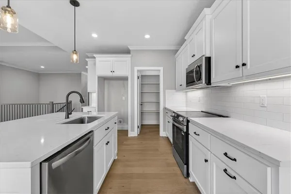 $532,438 | 25037 West 94th Terrace, Lenexa, KS 66227