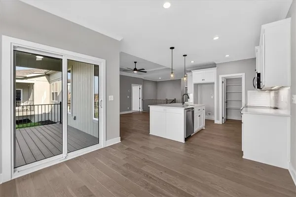 $532,438 | 25037 West 94th Terrace, Lenexa, KS 66227