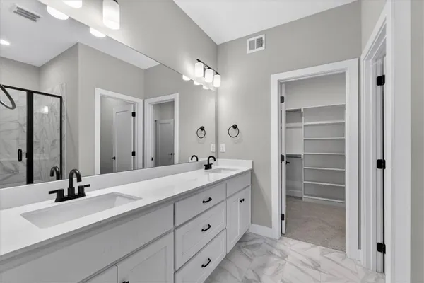 $532,438 | 25037 West 94th Terrace, Lenexa, KS 66227
