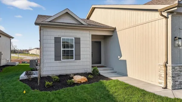 $532,438 | 25037 West 94th Terrace, Lenexa, KS 66227