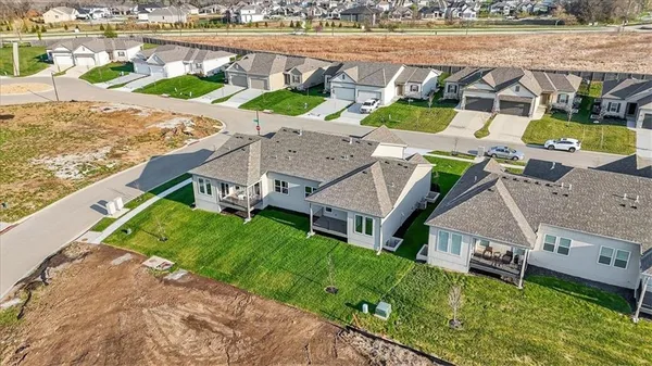 $532,438 | 25037 West 94th Terrace, Lenexa, KS 66227