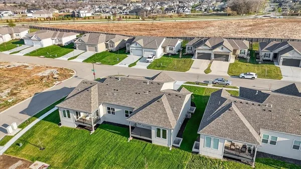 $532,438 | 25037 West 94th Terrace, Lenexa, KS 66227