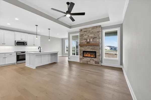 $532,438 | 25037 West 94th Terrace, Lenexa, KS 66227