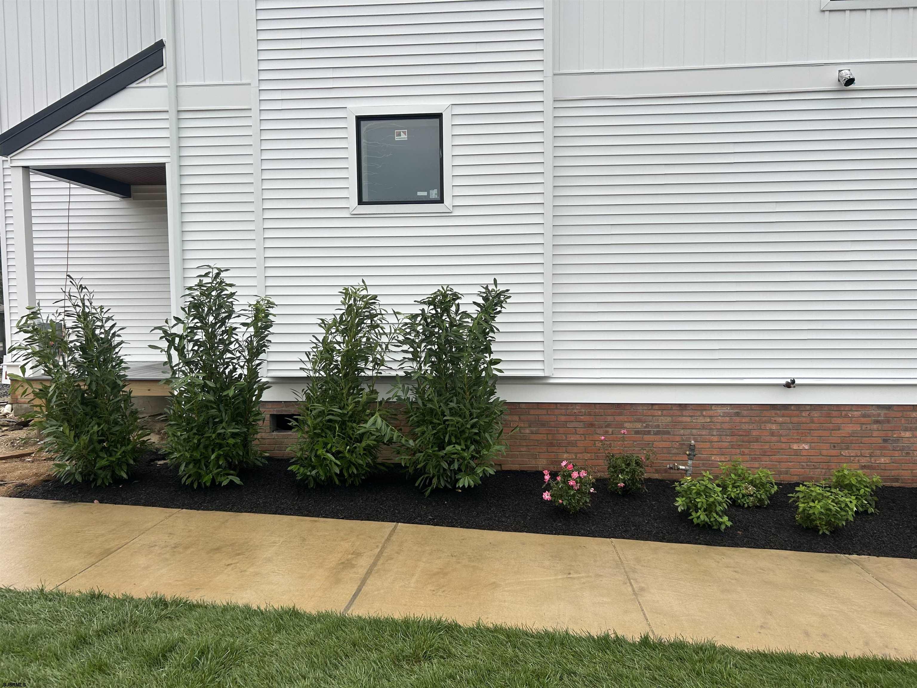 16 Creek Lane Linwood, NJ 08221 - Photo 8 of 26 a view of a house with backyard and garden