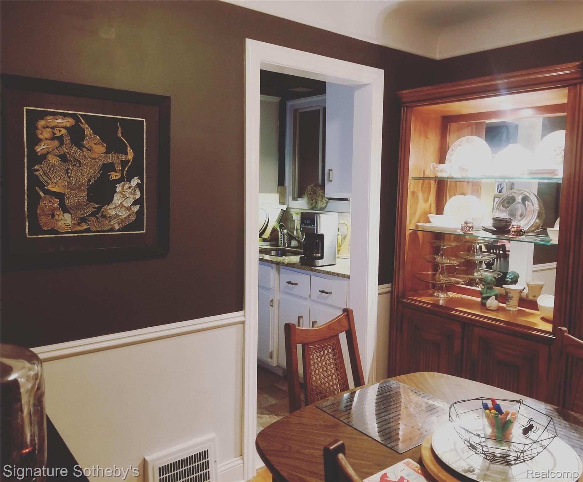 1950 Dorothea Road Berkley, MI 48072 - Photo 7 of 41 dining-active.jpg