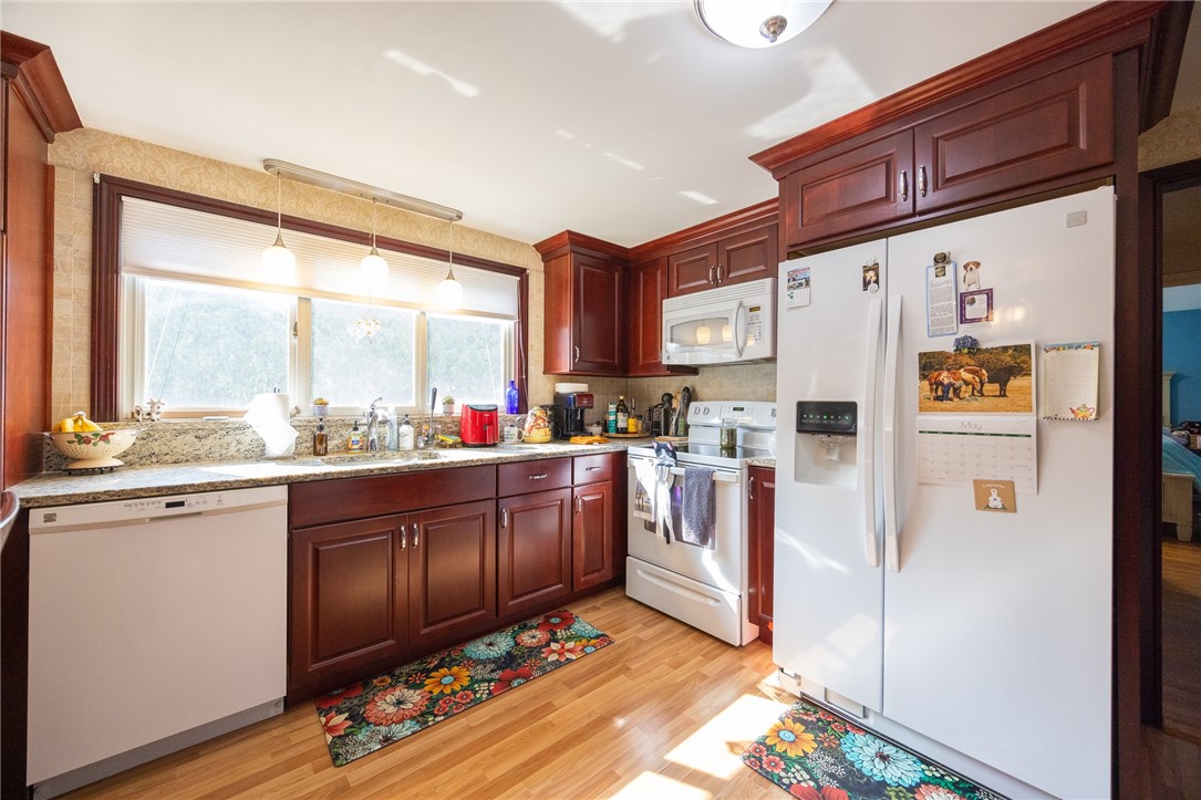 11 Laurelhurst Road Cranston, RI 02920 - Photo 17 of 40 Gallery Image 17